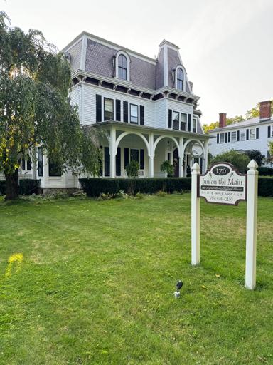 1840 Inn on the Main Bed and Breakfast