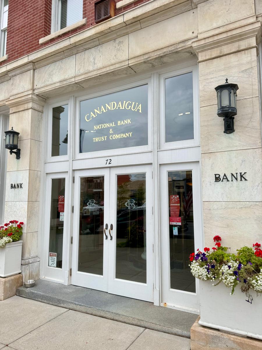 Canandaigua National Bank & Trust Atm At Speedway