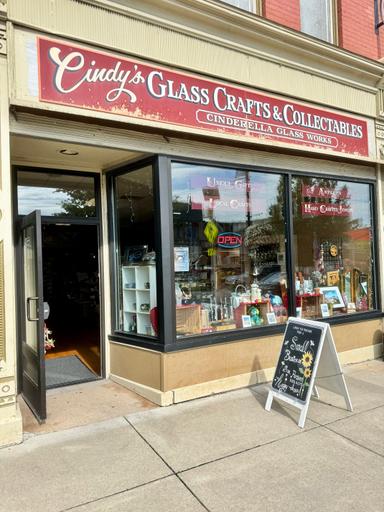 Cindy's Glass Crafts and Collectibles